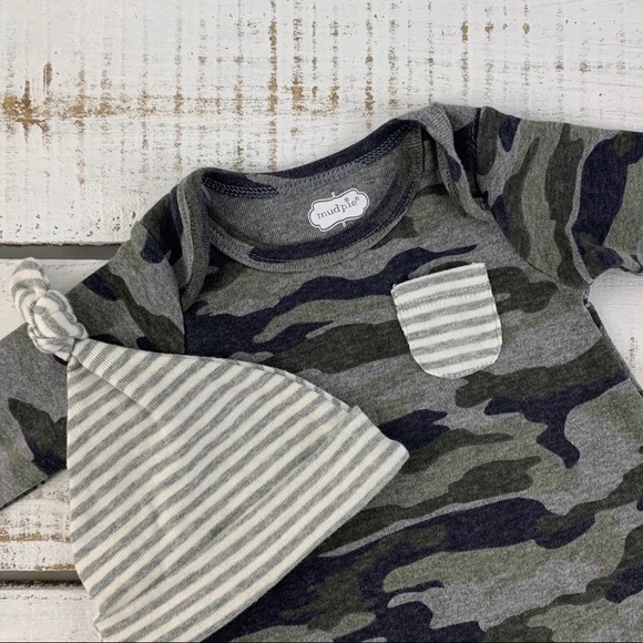 Mud Pie Other - Mudpie Camo Knot Gown & Hat Set Newborn